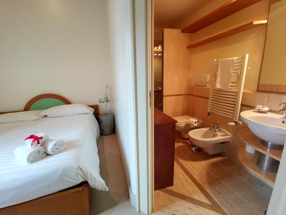 Scesa San Michele Apartment Bari Luaran gambar