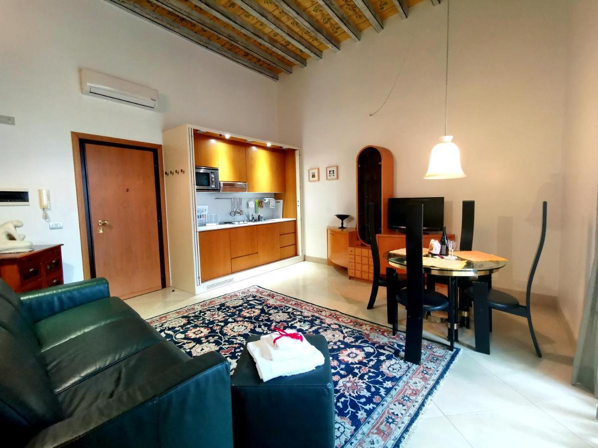 Scesa San Michele Apartment Bari Luaran gambar