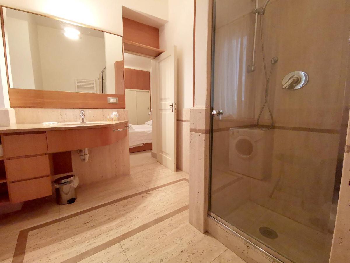 Scesa San Michele Apartment Bari Luaran gambar